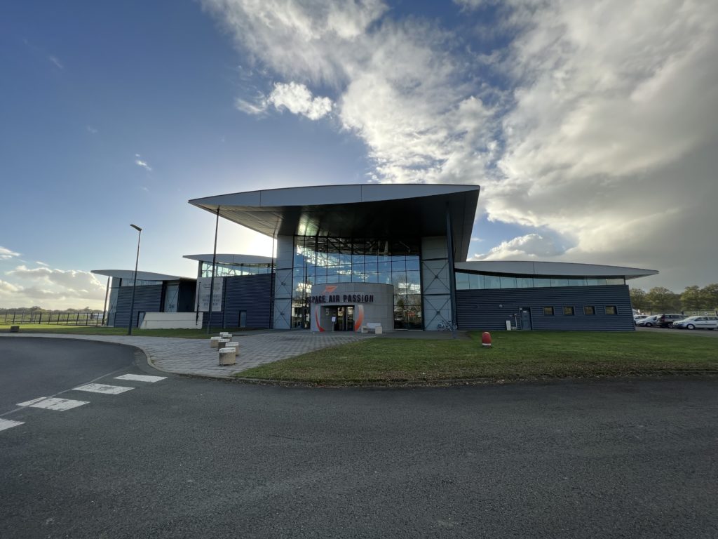 Espace Air Passion building; the 4 roofs are shaped like an aircraft wing.